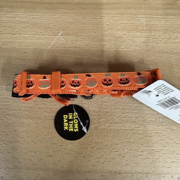 Thrills & Chills Halloween Pumpkin Dog Collar Small Glows In The Dark 10”-14” - Picture 4 of 4